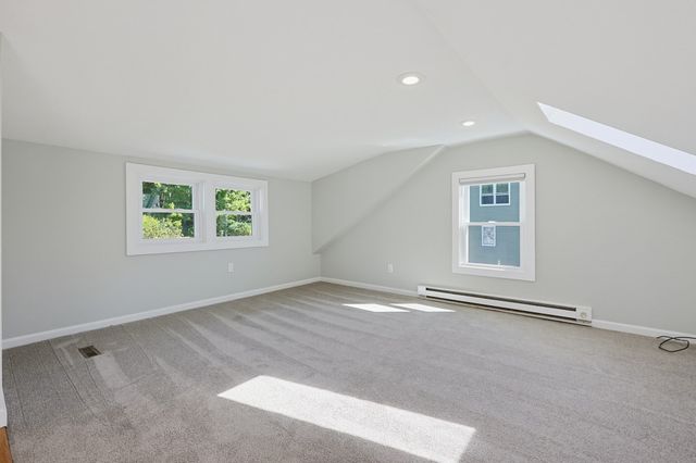 191 Whitins Rd, Sutton, MA 01590