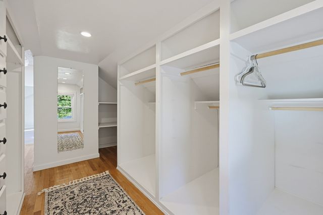 191 Whitins Rd, Sutton, MA 01590