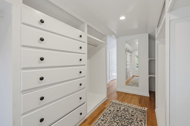 191 Whitins Rd, Sutton, MA 01590