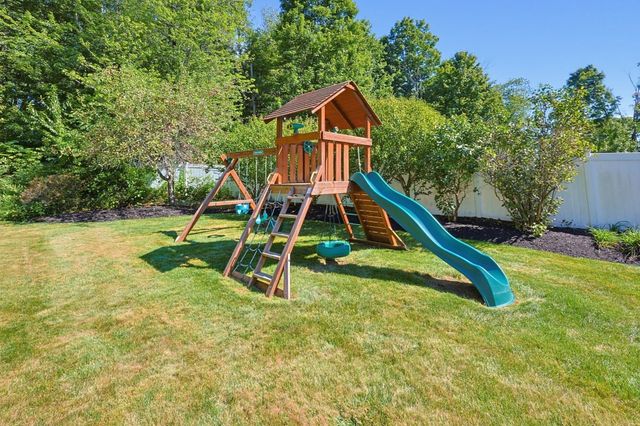 191 Whitins Rd, Sutton, MA 01590