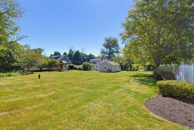 191 Whitins Rd, Sutton, MA 01590