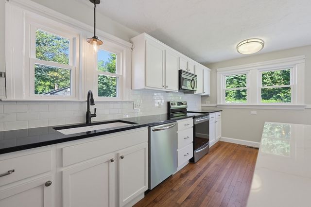 191 Whitins Rd, Sutton, MA 01590