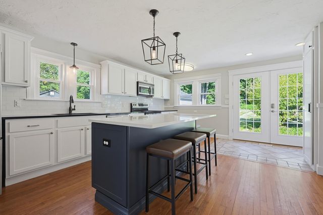 191 Whitins Rd, Sutton, MA 01590