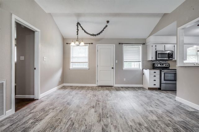 908 Redberry Hill Road, Baytown, TX 77521