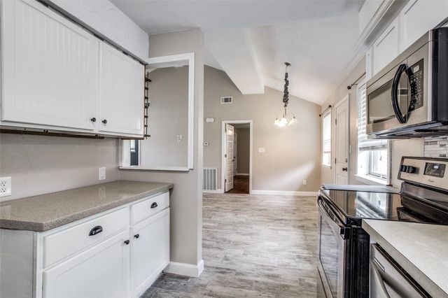 908 Redberry Hill Road, Baytown, TX 77521