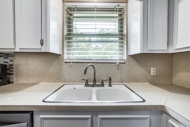 908 Redberry Hill Road, Baytown, TX 77521