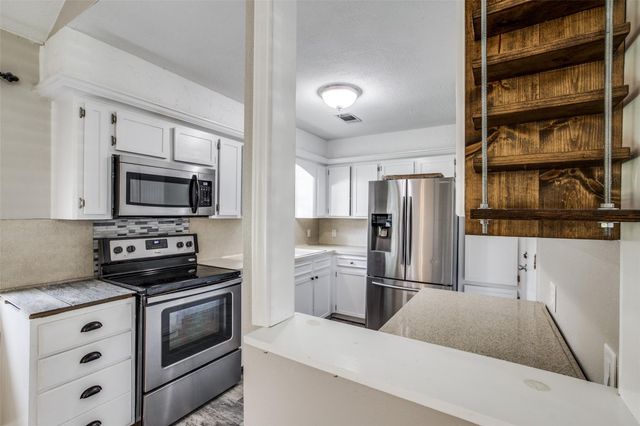 908 Redberry Hill Road, Baytown, TX 77521