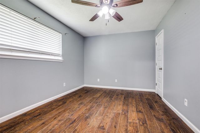 908 Redberry Hill Road, Baytown, TX 77521