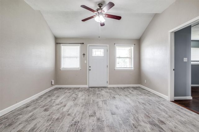 908 Redberry Hill Road, Baytown, TX 77521