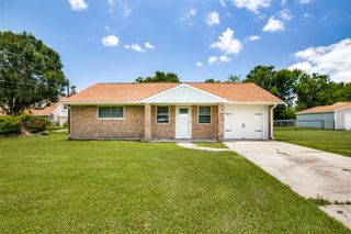 908 Redberry Hill Road, Baytown, TX 77521