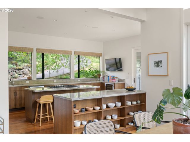 445 Nw SKYLINE Blvd, Portland, OR 97229