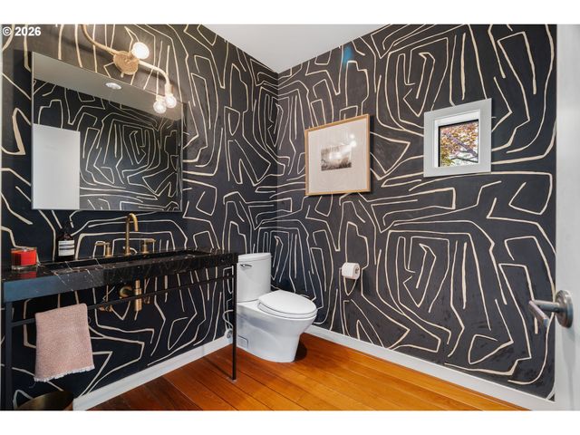 445 Nw SKYLINE Blvd, Portland, OR 97229