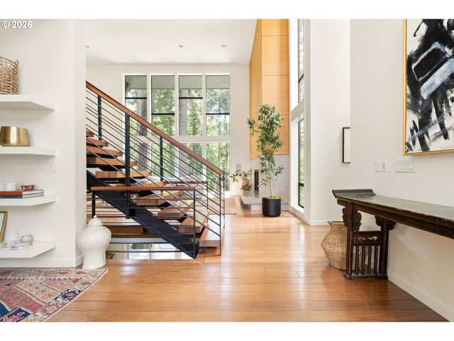 445 Nw SKYLINE Blvd, Portland, OR 97229