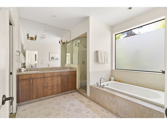 445 Nw SKYLINE Blvd, Portland, OR 97229
