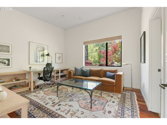 445 Nw SKYLINE Blvd, Portland, OR 97229