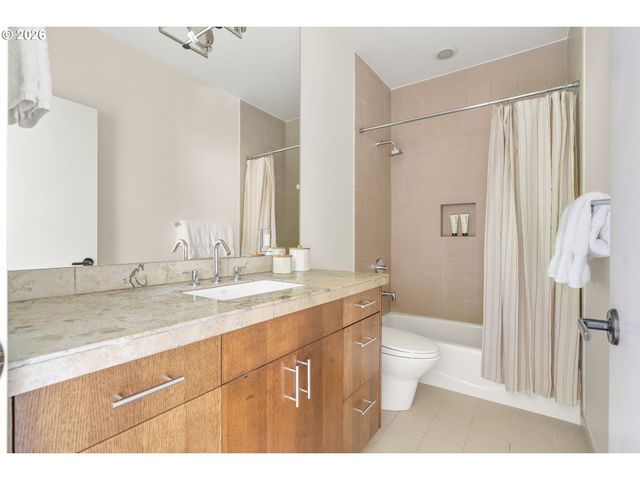 445 Nw SKYLINE Blvd, Portland, OR 97229