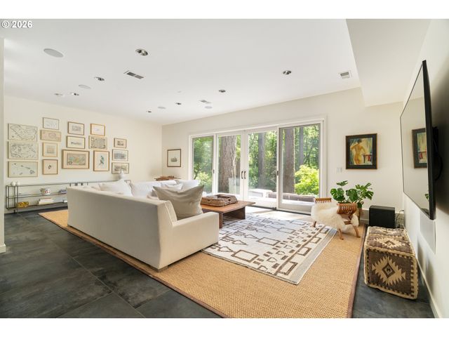 445 Nw SKYLINE Blvd, Portland, OR 97229