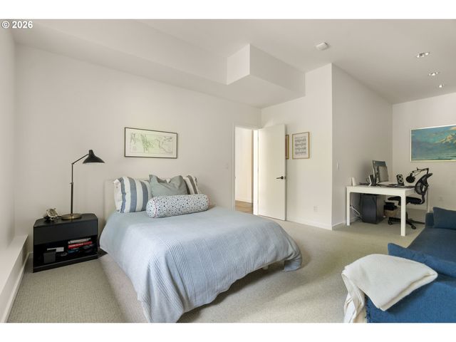 445 Nw SKYLINE Blvd, Portland, OR 97229