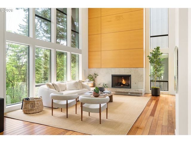 445 Nw SKYLINE Blvd, Portland, OR 97229
