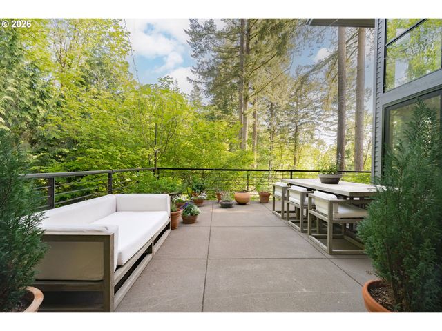 445 Nw SKYLINE Blvd, Portland, OR 97229
