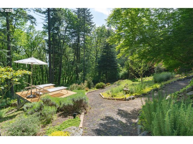 445 Nw SKYLINE Blvd, Portland, OR 97229