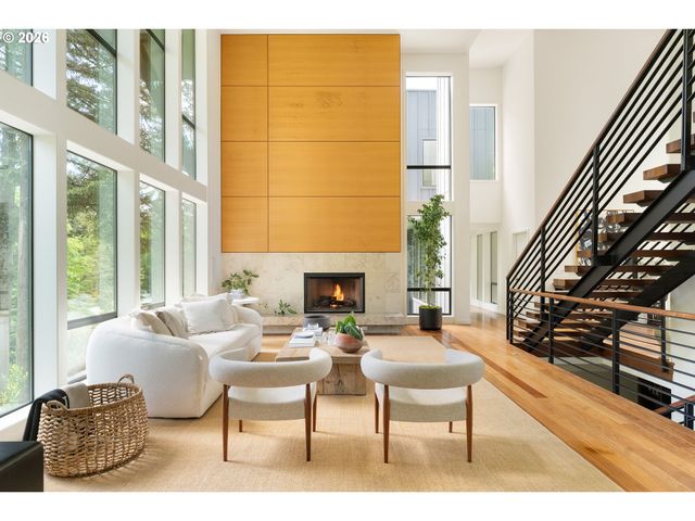 445 Nw SKYLINE Blvd, Portland, OR 97229
