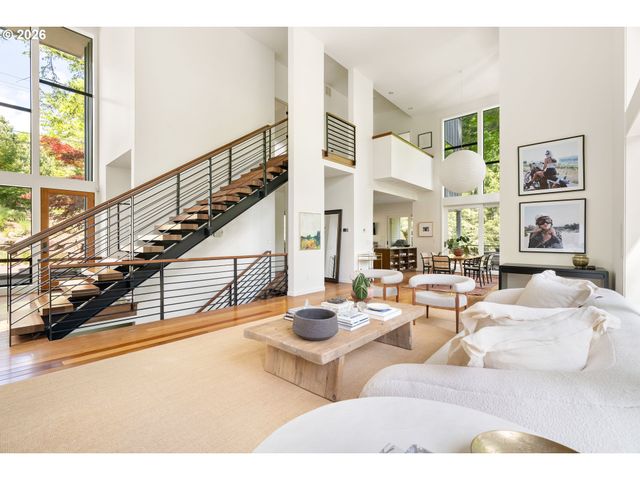 445 Nw SKYLINE Blvd, Portland, OR 97229