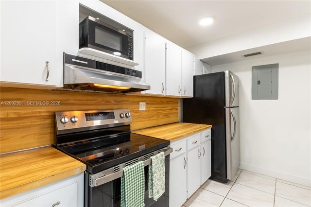 7933 E West Drive 1025, North Bay Village, FL 33141