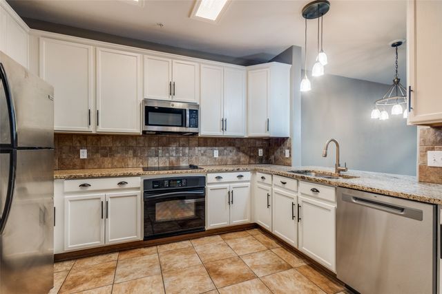 516 Legends Drive, Lewisville, TX 75057