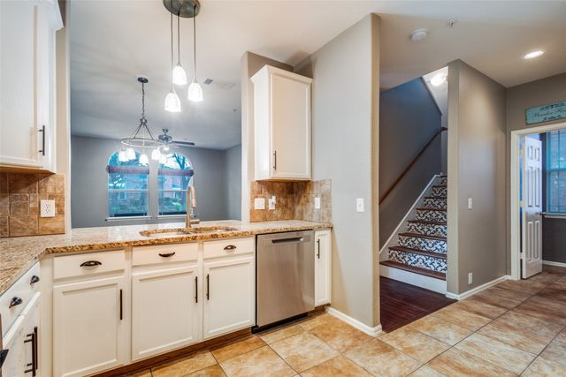 516 Legends Drive, Lewisville, TX 75057