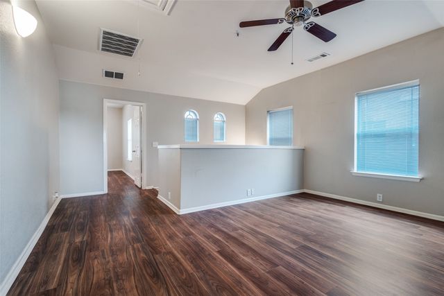 516 Legends Drive, Lewisville, TX 75057