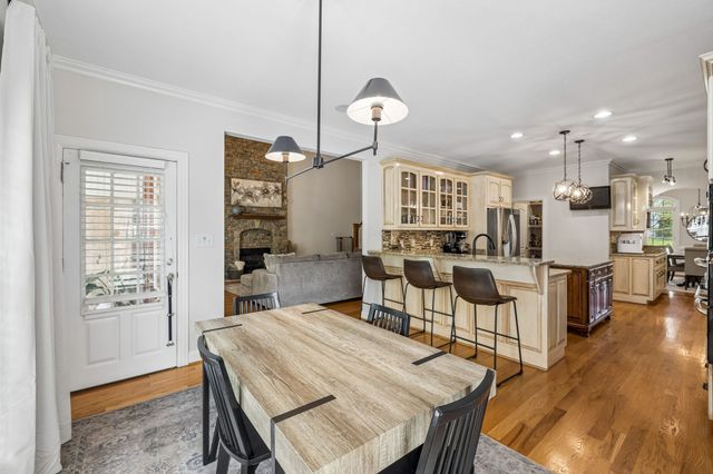 405 Lake Pointe Dr, Clarksville, TN 37043