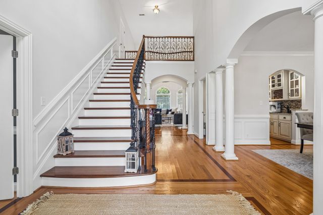 405 Lake Pointe Dr, Clarksville, TN 37043
