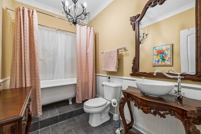 405 Lake Pointe Dr, Clarksville, TN 37043