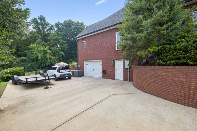 405 Lake Pointe Dr, Clarksville, TN 37043