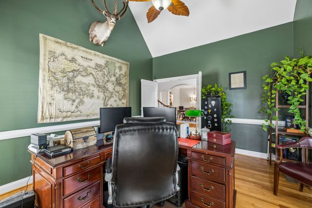 405 Lake Pointe Dr, Clarksville, TN 37043