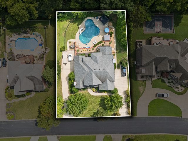 405 Lake Pointe Dr, Clarksville, TN 37043
