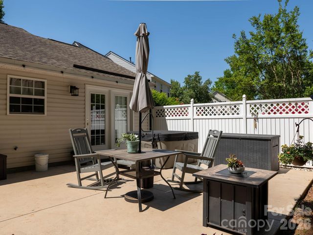 8110 Slickrock Circle, Charlotte, NC 28215
