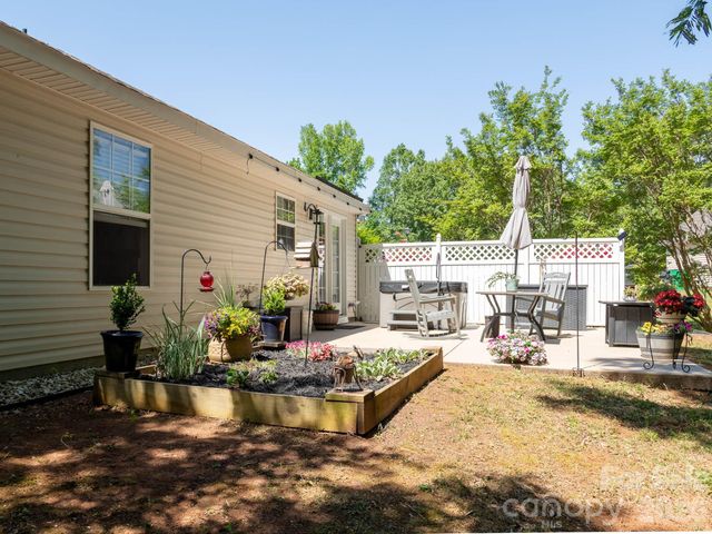 8110 Slickrock Circle, Charlotte, NC 28215