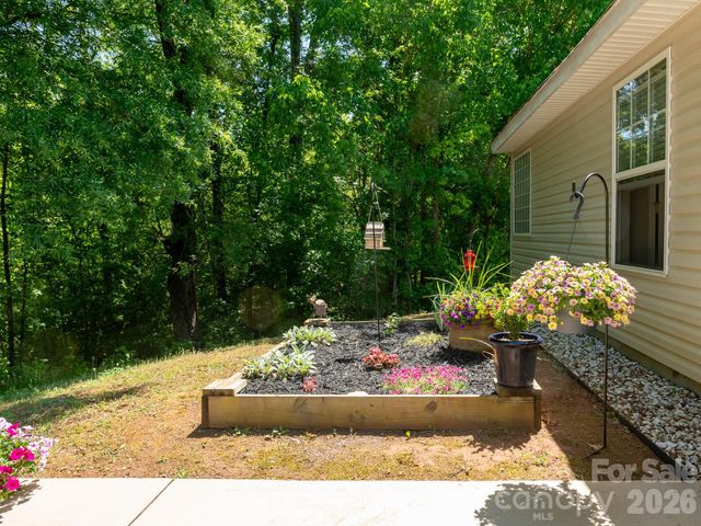 8110 Slickrock Circle, Charlotte, NC 28215
