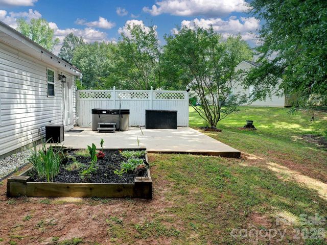 8110 Slickrock Circle, Charlotte, NC 28215