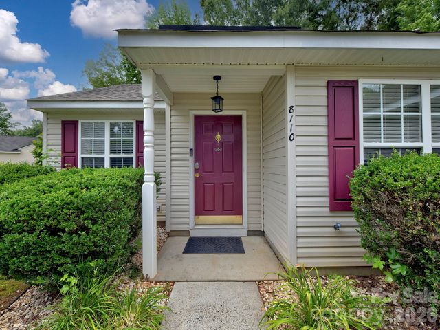 8110 Slickrock Circle, Charlotte, NC 28215