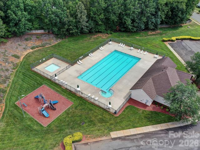8110 Slickrock Circle, Charlotte, NC 28215