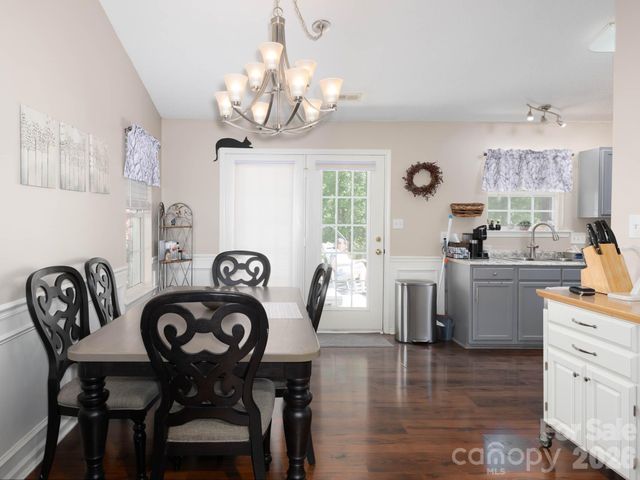 8110 Slickrock Circle, Charlotte, NC 28215