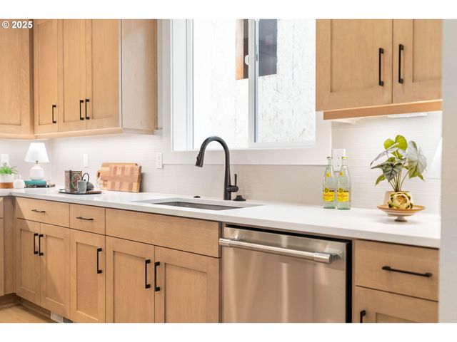 2803 Nw 114TH Ter, Portland, OR 97229