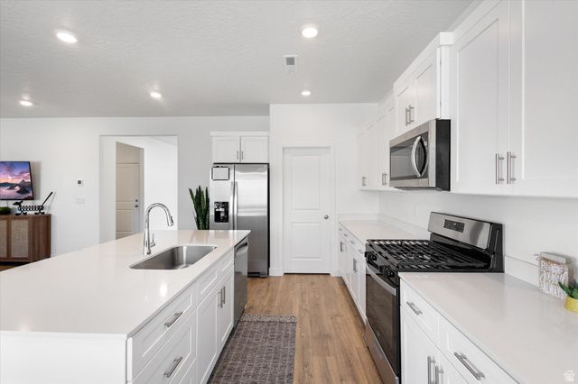 1604 S CEDAR MESA DR, Washington, UT 84780