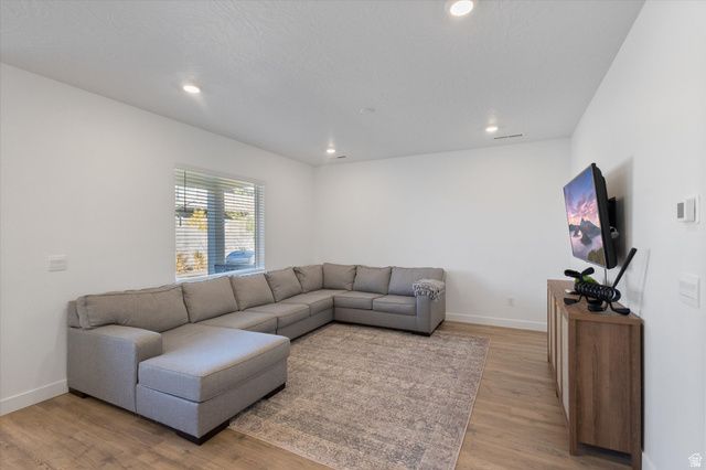 1604 S CEDAR MESA DR, Washington, UT 84780