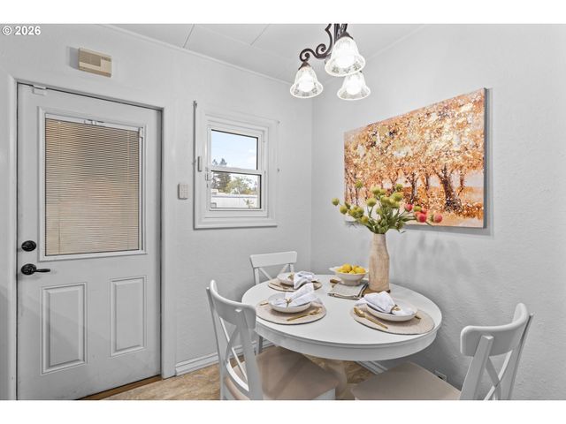 1360 TAFT St, Eugene, OR 97402