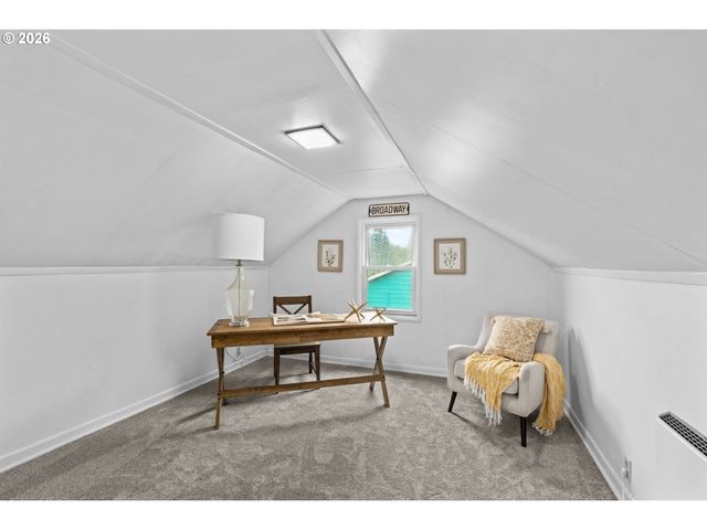 1360 TAFT St, Eugene, OR 97402