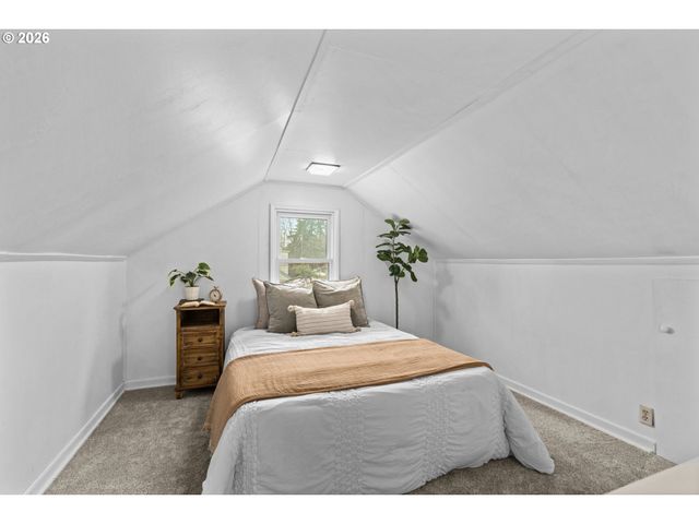 1360 TAFT St, Eugene, OR 97402